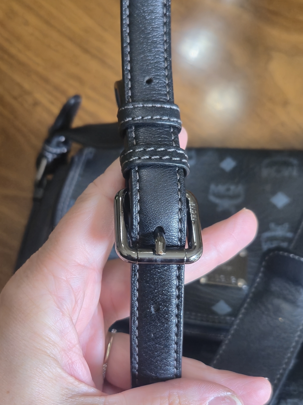 MCM Visetos Crossbody W/ flap black canvas - Picture 15 of 16